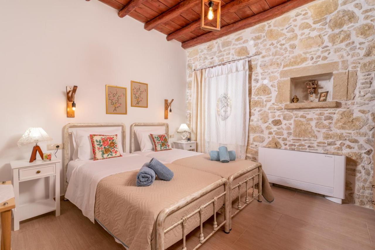 Joakim'S Villa Pitsidia Exterior photo