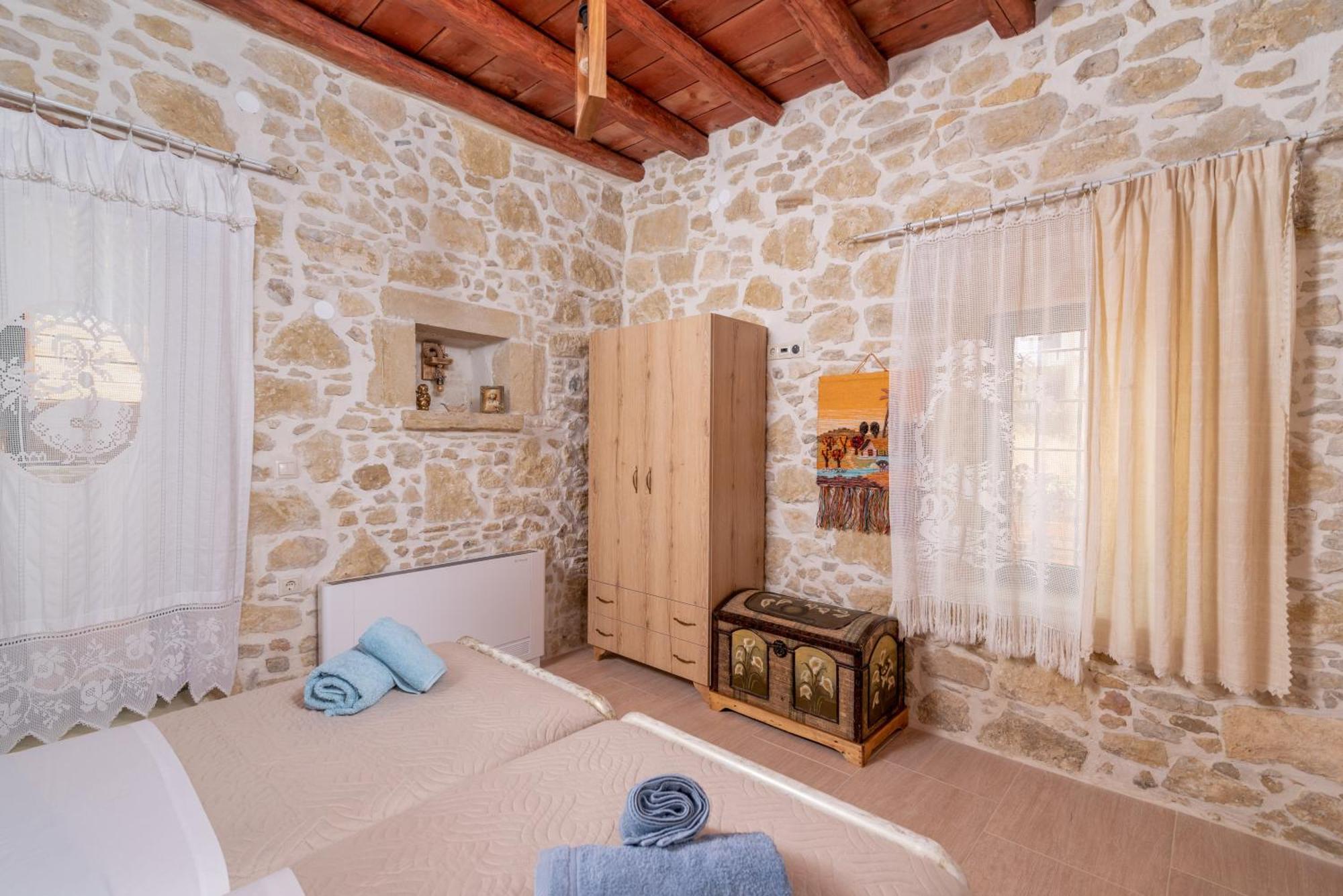 Joakim'S Villa Pitsidia Exterior photo